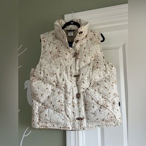 Patagonia white camo vest XL NWT